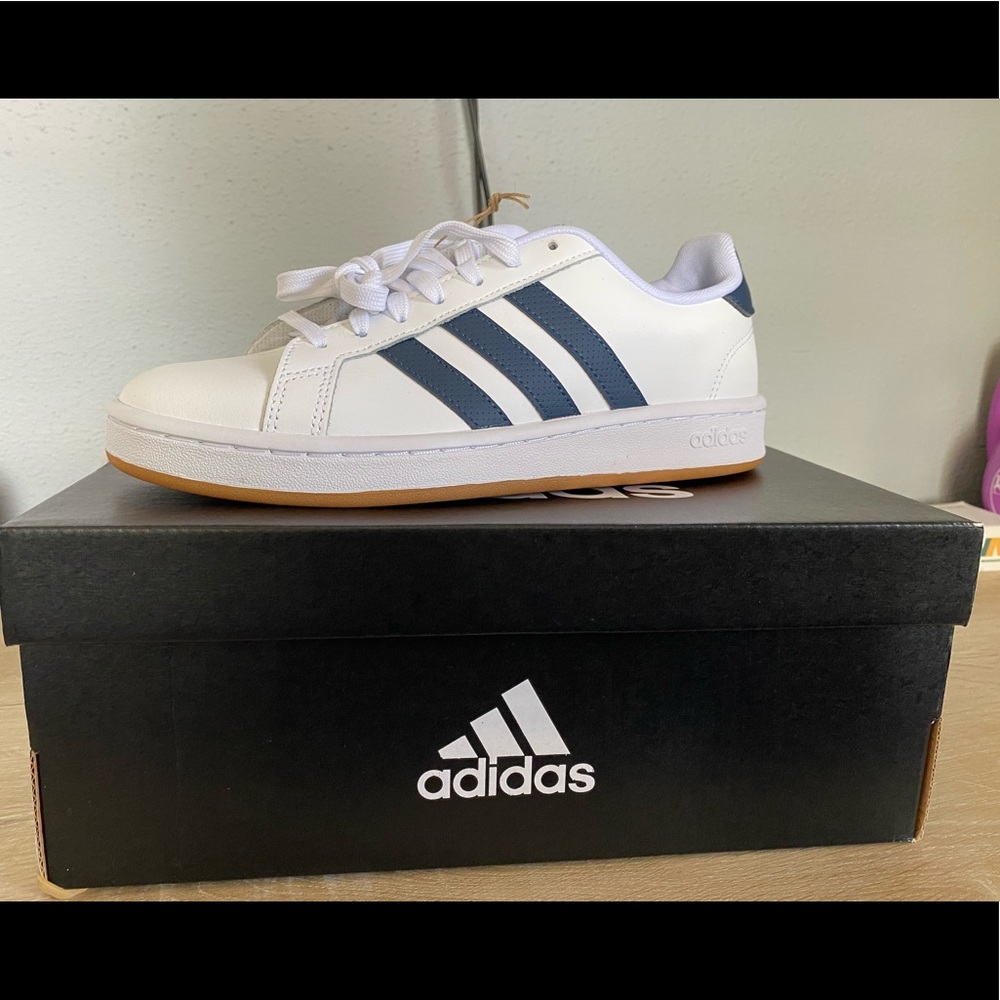 NIB Adidas Grand Court Sneaker